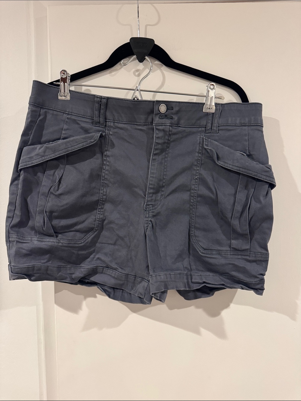 BNWOT Women’s Wit & Wisdom Cargo Pocket Shorts - Slate Gray 16